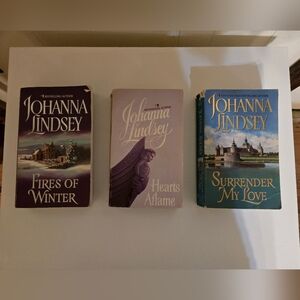 Johanna Lindsey Romance Novels Set/3